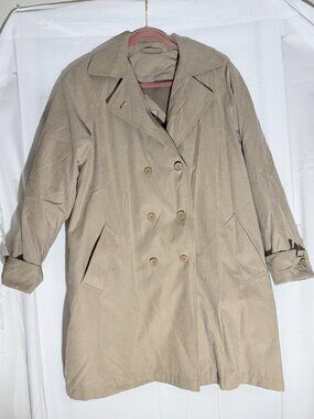 Womens Coat, Beige in color. Double buttons